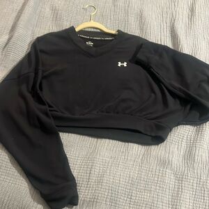 Under Armour crop light weight sweat shirt